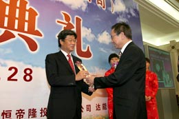 投身社會(huì )公益活動(dòng)，東芝連續四次獲得光明公益獎